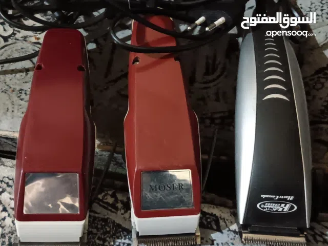 ثلاث مكائن حلاقة كهرباء مباشر الكل بسعر 8000الف