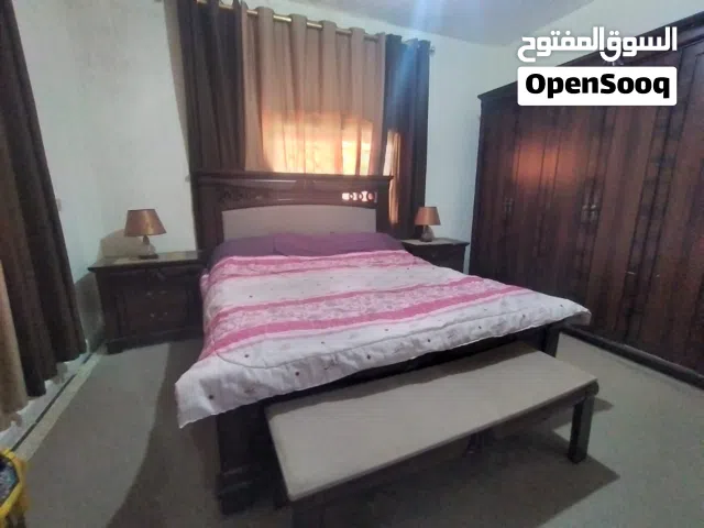 غرفة نوم كامله مع كنب مع طقم صالون مع مجموعه ادوات كهربائيه