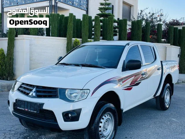 2015 ميتسوبيشي L200 Standard