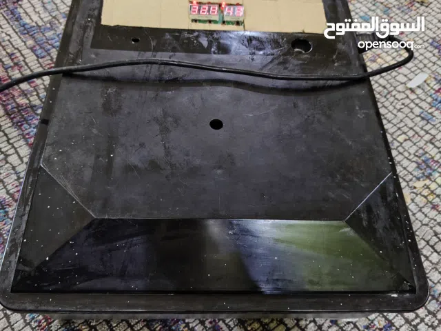 للبيع فقاسة تقليب يدوي شغال فيه بعض العيوب تدكر ليه شري