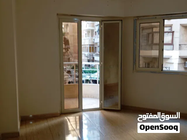 لعشاق السكن الراقى شقة للايجار لعشاق سيدي بشر على ناصية خطوات من العيسوى الرئيسي لمحبي السكن راقي