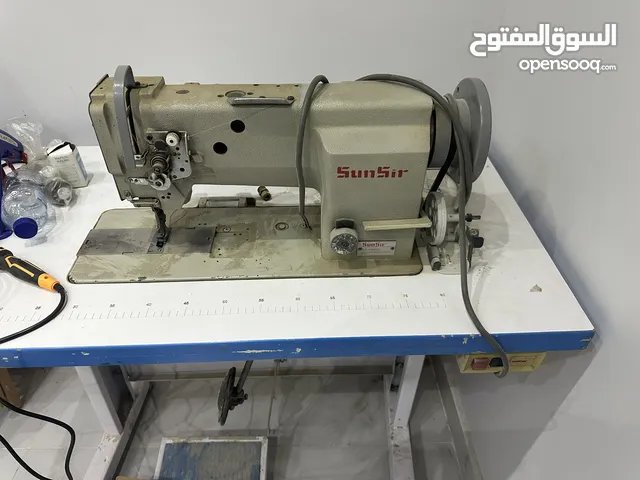 أدوات خياطة ومكنات وأدوات تنجيد