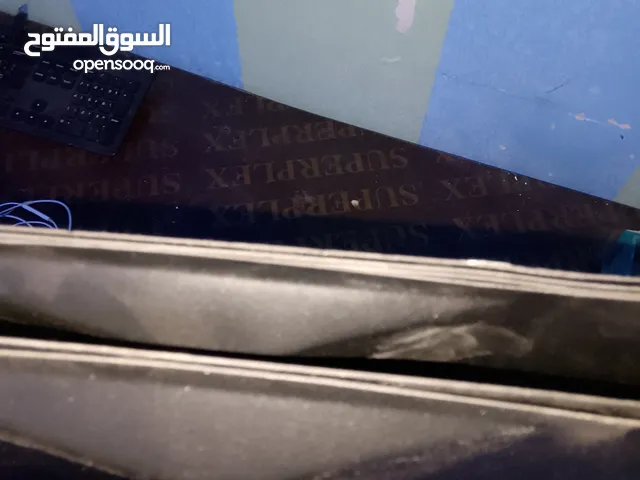 يوجد لدي كيبورد مع لوحات جداريه او زينه للحائط الجداري سارع السعر رخيص بسوق مع كيبورد هذا كلها 10