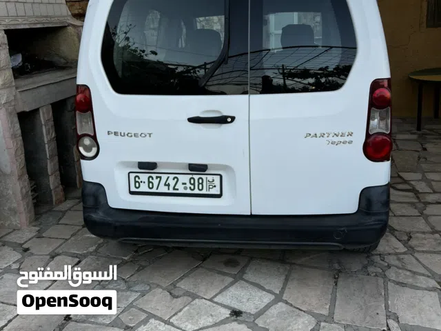 2017 Peugeot Partner K9
