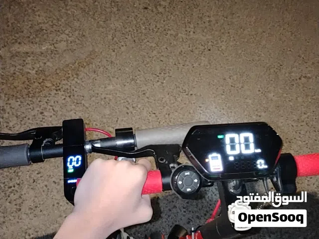 سكوتر كهربائي شاشه ديجيتال ببين عليها السرعه والكيلو والضواو وكل اشي (الرجاااااء قرائه الوصف ضروريي)