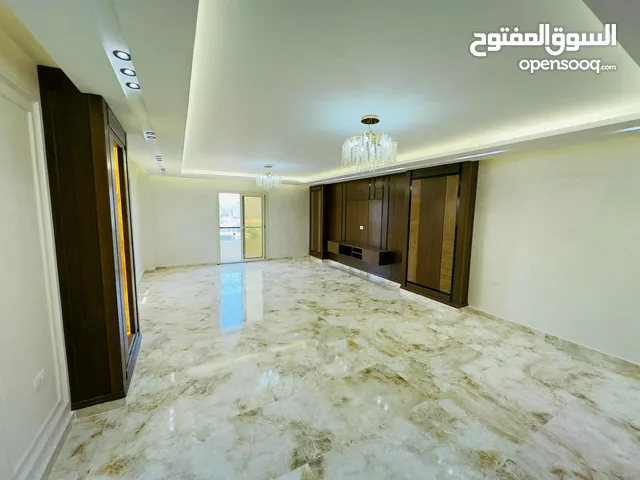 للبيع شقق بمساحات 230م  شارع البطل احمد عبد العزيز بمقدم 25% واستلم فوري بقسط علي سنة ونص