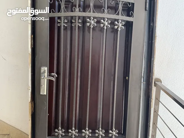 باب حماية حديد مستعمل