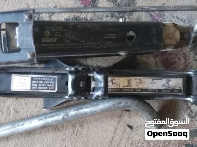 كوريك سيارة
