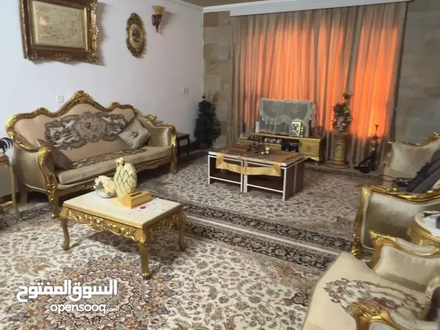 بیت للبیع في حي 32بارك (سربستي)
