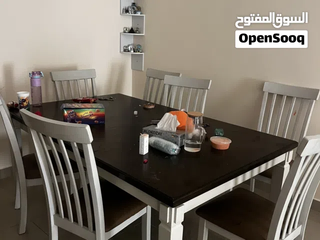 Pan Homes Dining Table with 8 chairs -Total 1000 AED