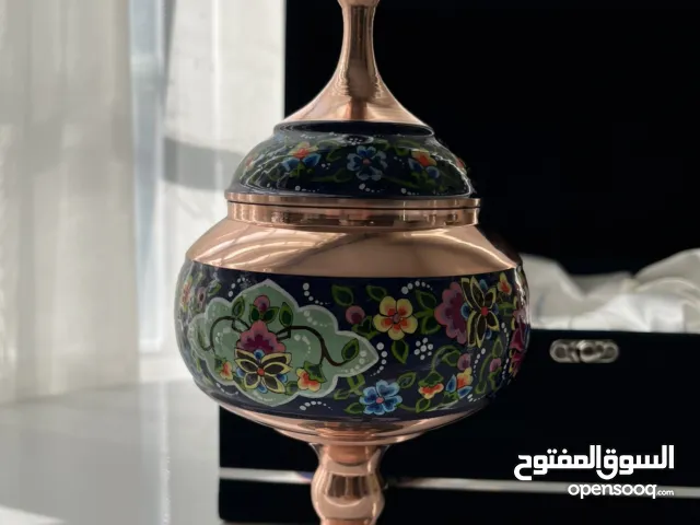 وعاء شوكولاتة مصنوع من النحاس مع مينا يدوية فاخرة