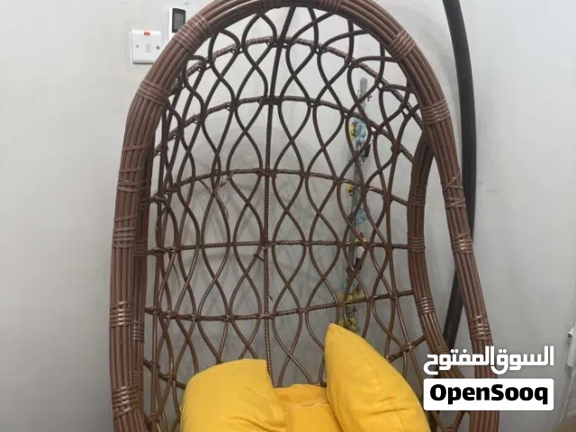 كرسي معلق (أرجوحة داخلية) مع الحامل بحالة ممتازة