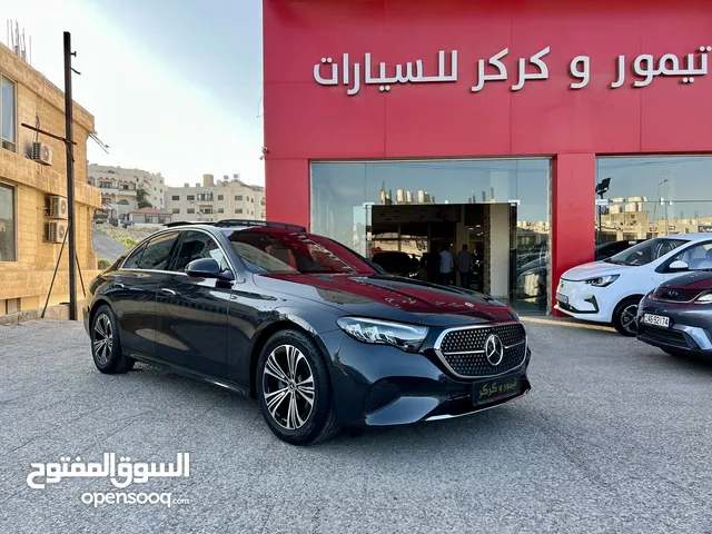 مرسيدس E200 غرافيت 2024 بانوراما ميموري كاميرات فرش كميل بحالة الزيرو عداد 6 الف كيلومتر فقط!!!