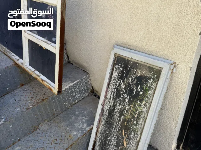 شباك حديد مستخدم