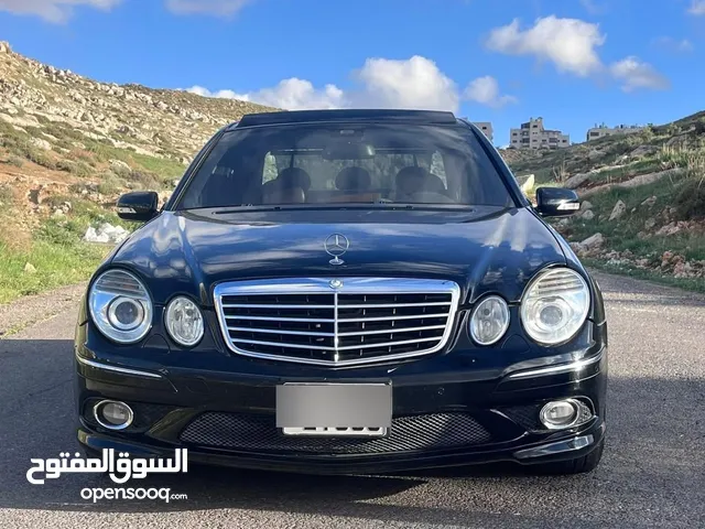 MERCEDES BENZ E200
