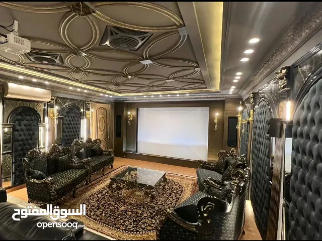 900 m2 More than 6 bedrooms Townhouse for Sale in Baghdad Mansour