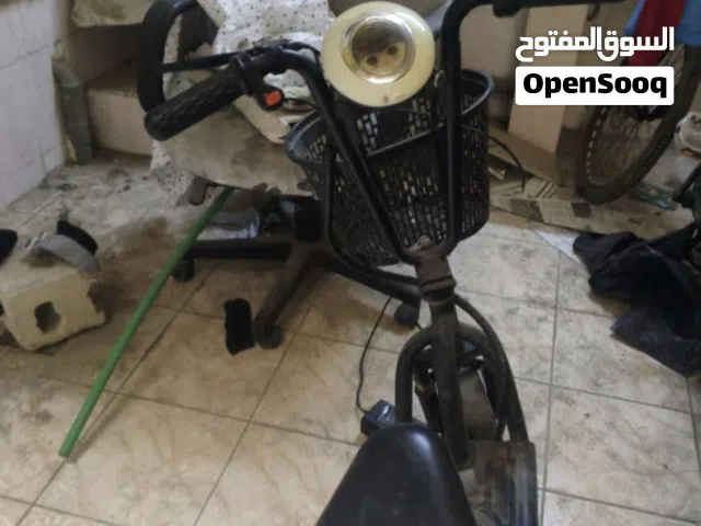 سكوتر مستعملة بسعر رخيص جدا مشاكلها في الوصف وترا عليها طلب فبسرعة