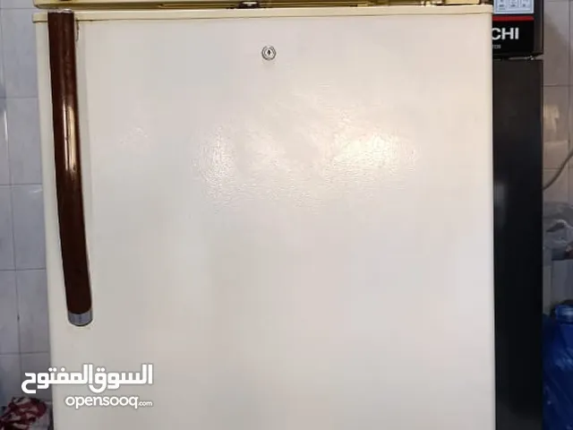 ثلاجة LG أصلية بحالة ممتازة جدا شغاله 100 بالميه