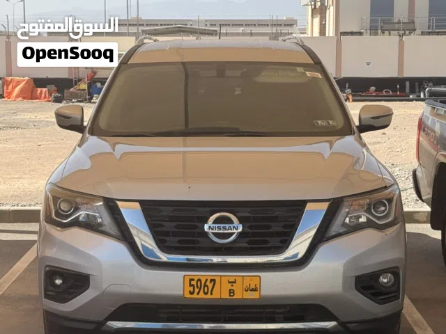 2017 نيسان باثفايندر SV