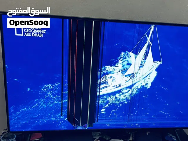 شاشة سامسونج أصلية 50 4K فيها كسر في الشاشة