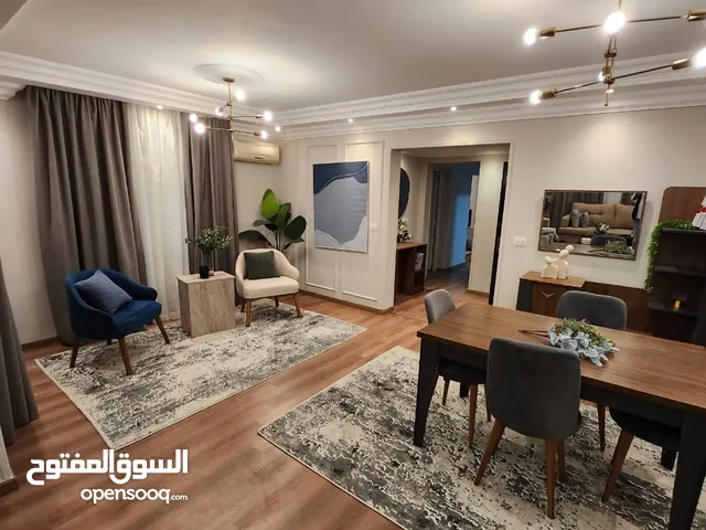 للايجار شقه مفروش في مدينتي فرش فندقي 175متر في الB3