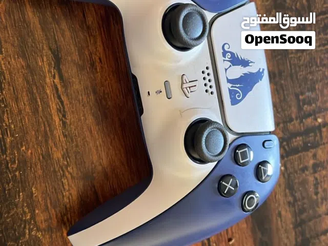للبيع يد تحكم PS5 - إصدار God of War Ragnarök (أصلية 100%) التفاصيل: بلوصف اصليههه وشبه وكاله .....