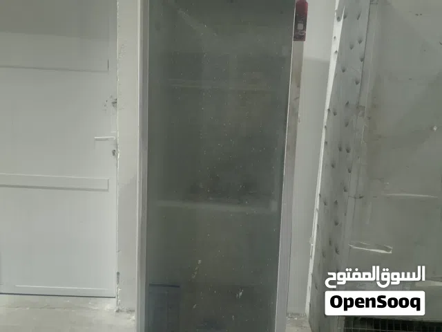 ثلاجة عرض تعمل بكفاءة