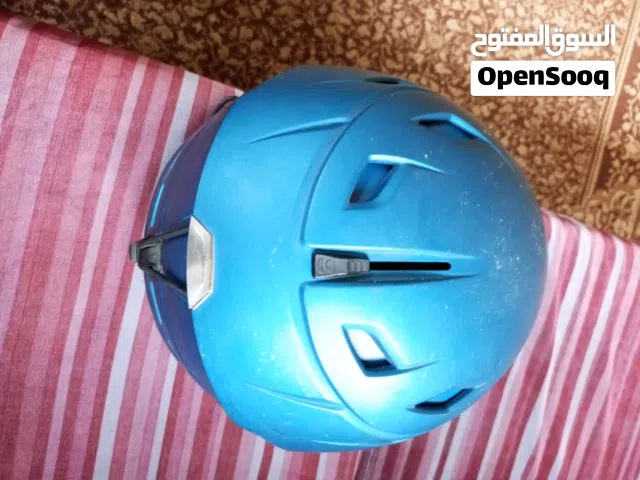 خوذة للبيع أصلي  امريكي  نوع smith مقاس Lمتحرك    العنوان عمان جبل عمان الدوار ثاني