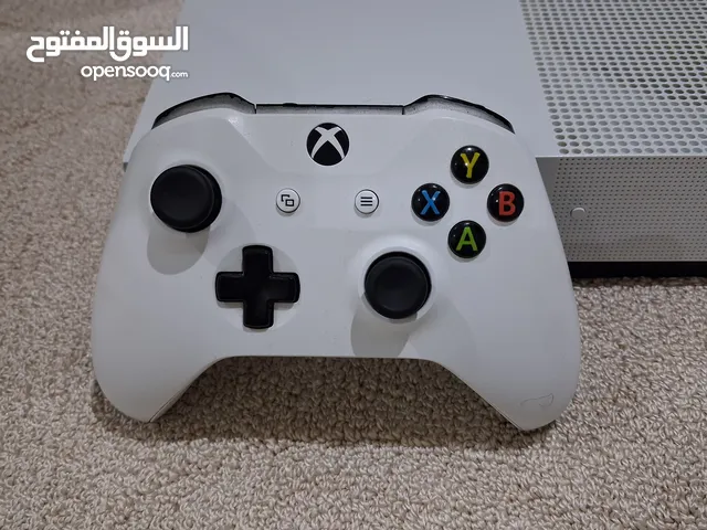 Xbox One S نظيف وعلى الشرط مع ألعاب فورزا وبسعر مناسب قابل للبدل