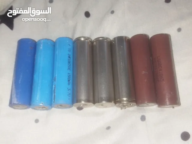 بطاريات ليثيوم 3.7ڤولت بحالة ممتازة جداً بحاجة إلى إعادة شحن و سعر الواحدة 10 بدل 20 اغتنموا الفرصة