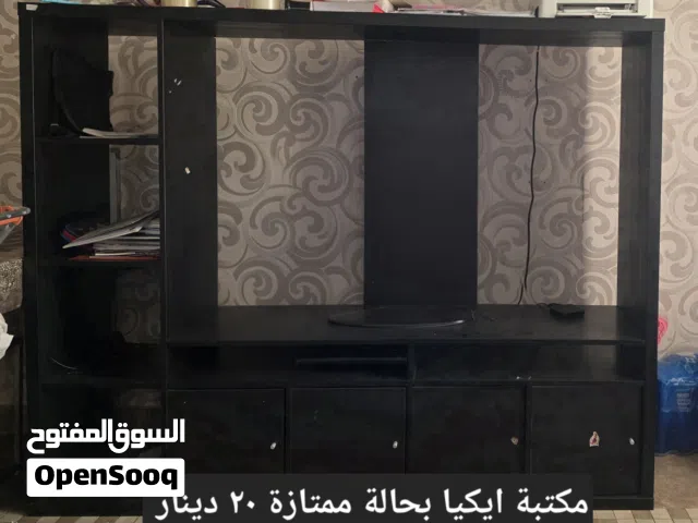 مكتبة ايكيا بحالة ممتازة