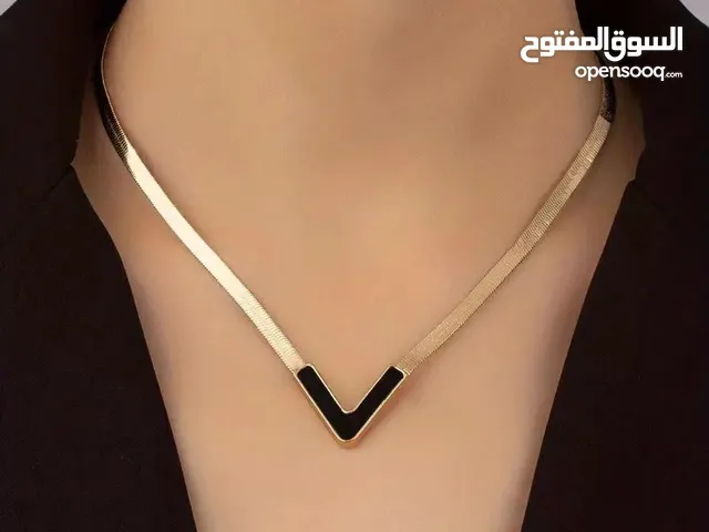 V-Shaped Pendant Necklace With Geometric Dangle Earrings Set