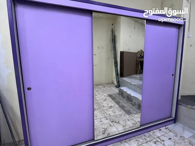 خزانة بناتيه مستعمل شبه جديد