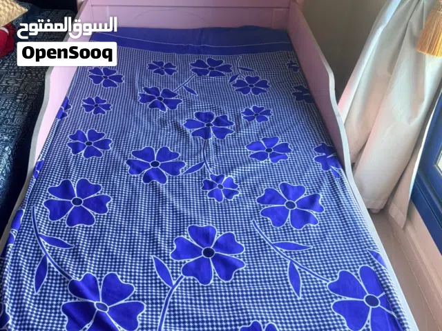 Beautiful Kids Bed (PINK)– Well Maintained- Ready to Use