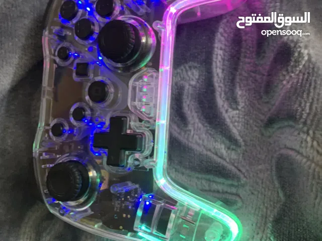 يد تحكم احترافية اصلية مع اضاءة و امكانية تغيير اللون كبسات كليك مع رجاج و كرتونته و الكتلوج