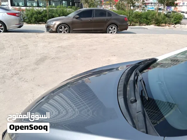 2012 هيونداي افانتي Standard
