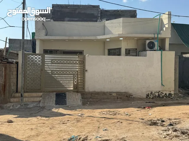 120 m2 3 Bedrooms Townhouse for Sale in Basra Tannumah