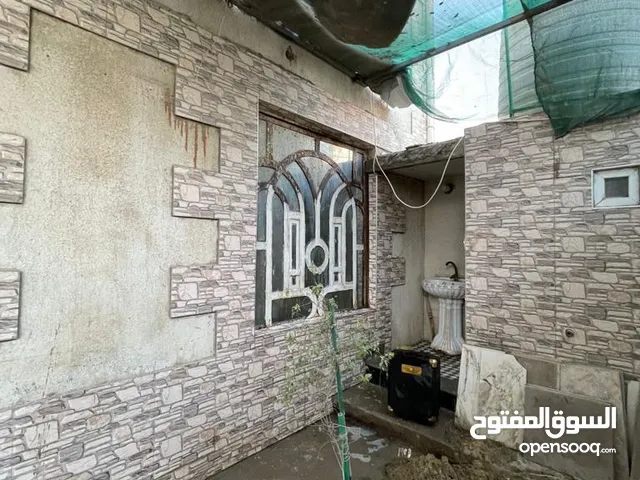 190 m2 5 Bedrooms Townhouse for Sale in Basra Amitahiyah