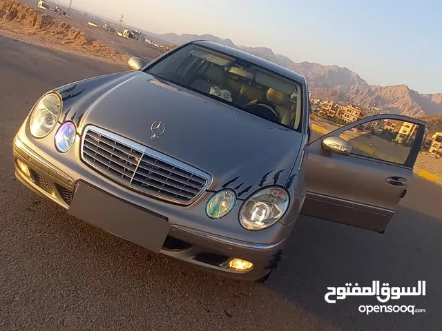 Mercedes E200 W211