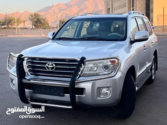 Toyota Land Cruiser Gx-r 2014 بحالة ممتازة وبسعر مغري
