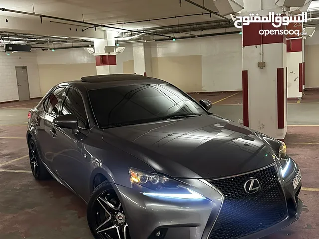 Lexus IS 2015 in Abu Dhabi