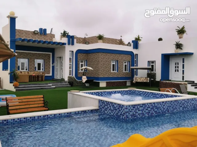 استراحة المسرات - في صحلنوت (حمام سباحة - جاكوزي - مجلسين - 5 غرف - 5 حمامات - مطبخ كبير)