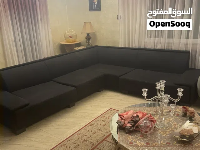 طقم كنب كورنر تقيل لون اسود السعر قابل للتفاوض بشيء بسيط