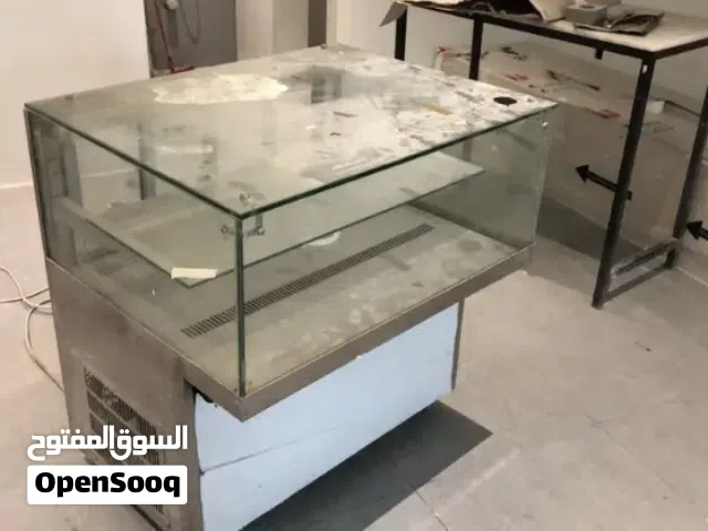ثلاجة عرض كيك وكوكيز للمطاعم والكافيهات من صناعة شركه الاهلي للثلاجات
