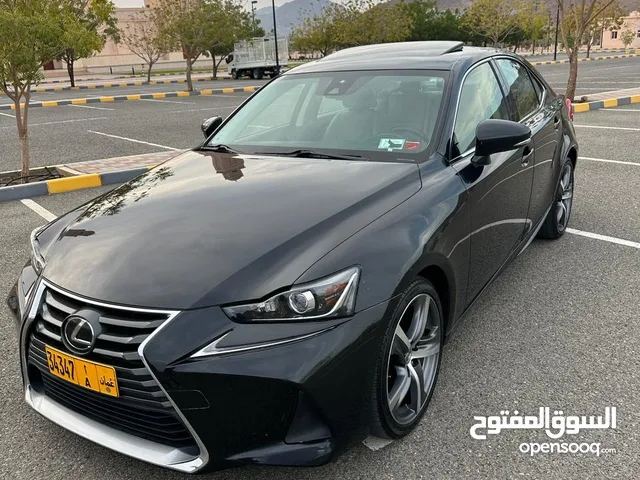 Lexus IS 2017 in Al Dakhiliya