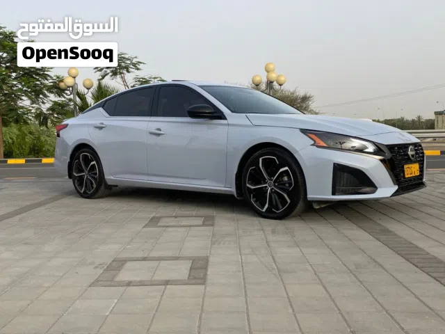 2023 نيسان التيما SR