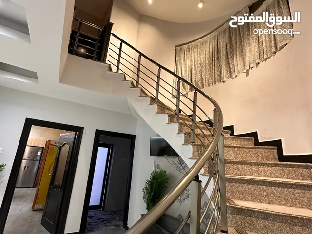 230 m2 5 Bedrooms Townhouse for Sale in Basra Jaza'ir