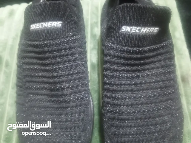 42 Sport Shoes in Al Mukalla