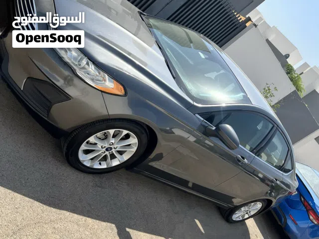 2019 فورد فيوجن SE