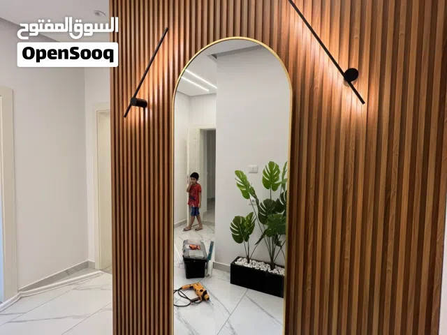 فني تركيب ديكورات، بديل خشب ، اوراك ، بديل رخام ، ورق حايط ، بديل حجر . مرايا